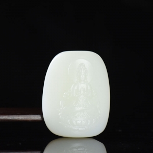 山料和田羊脂白玉观音吊坠