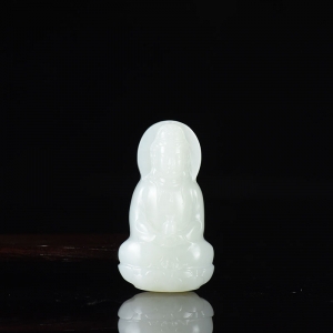 籽料和田白玉观音吊坠