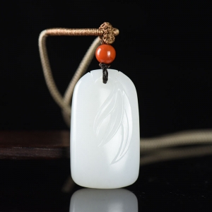 籽料和田白玉节节高吊坠