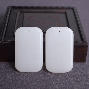 山料和田白玉无事牌吊坠(两件）