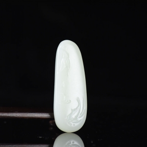 籽料和田白玉年年有余吊坠