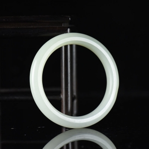 50mm籽料和田白玉手镯