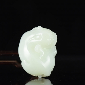 籽料和田白玉貔貅吊坠