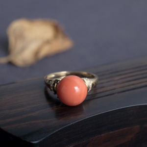 18KMOMO珊瑚圆珠戒指