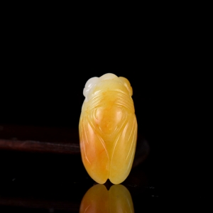 籽料和田玉黄沁一鸣惊人吊坠