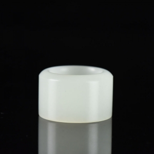 籽料和田白玉扳指