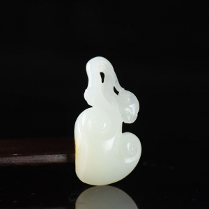 籽料和田白玉如意吊坠