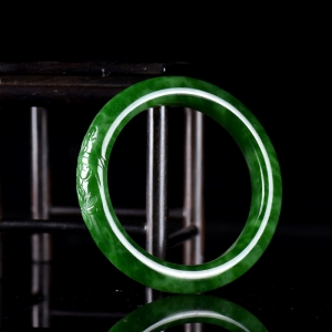 56.5mm山料和田碧玉小兰花手镯