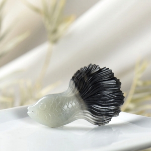 籽料和田玉青花斗鱼吊坠