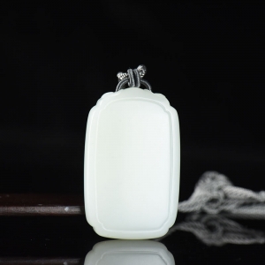 山流水料和田白玉无事牌吊坠