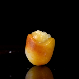 籽料和田玉龙龟吊坠