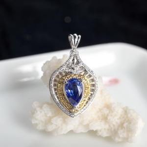 18K蓝色蓝宝石吊坠