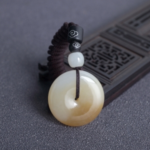 山料和田玉平安扣吊坠