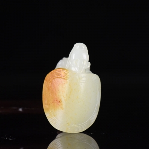 籽料和田白玉龙龟吊坠