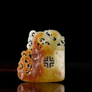 籽料和田白玉龙凤吊坠