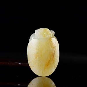 籽料和田白玉龙龟吊坠