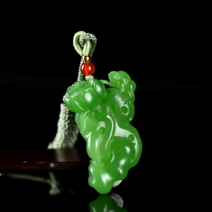 山料和田碧玉时来运转吊坠