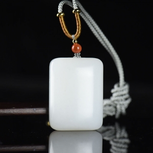 山料和田白玉无事牌吊坠