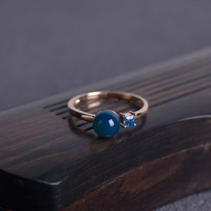 18K天空蓝多米蓝珀戒指