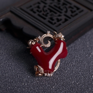 18K阿卡牛血红珊瑚树枝吊坠