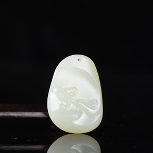 籽料和田白玉凤凰献瑞吊坠