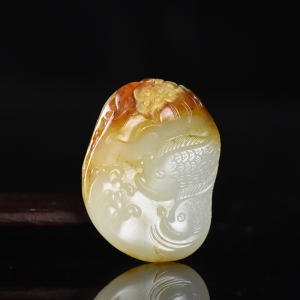 籽料和田白玉年年有余吊坠