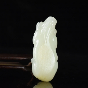 籽料和田白玉貔貅吊坠