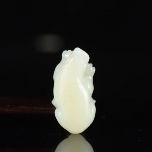 籽料和田白玉貔貅吊坠