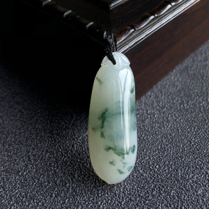 糯冰种飘花翡翠福瓜吊坠
