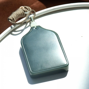 山料和田青玉无事牌吊坠