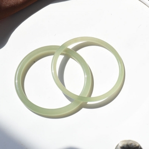 54.5mm山料和田玉晴水色叮当镯套装