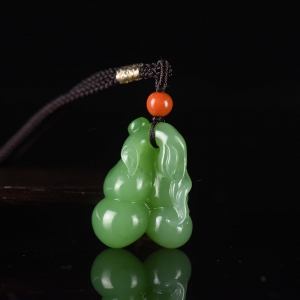 山料和田碧玉福禄吊坠