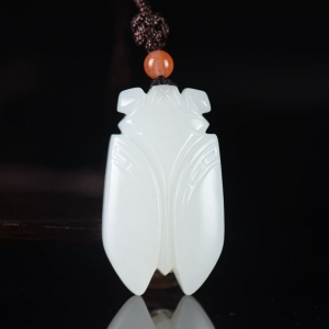 籽料和田白玉一鸣惊人吊坠