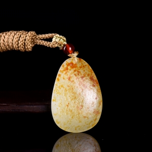 籽料和田白玉无事牌吊坠