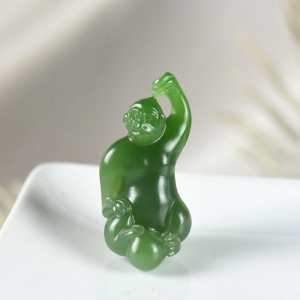 山料和田碧玉灵猴吊坠