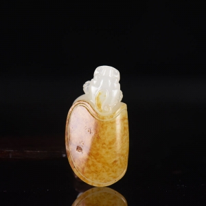 籽料和田白玉龙龟吊坠