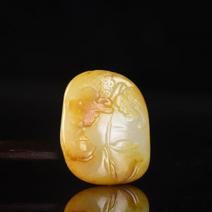 籽料和田白玉山水吊坠