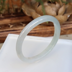 54.5mm冰种翡翠贵妃镯