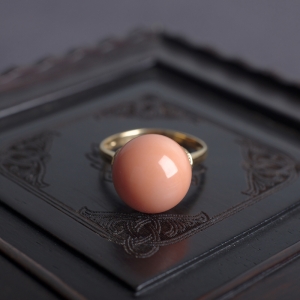 18KMOMO珊瑚圆珠戒指