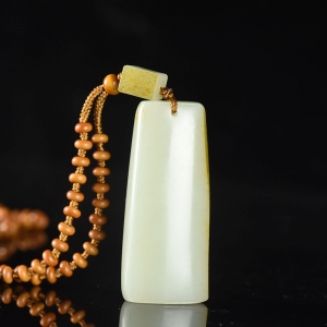 籽料和田白玉无事牌吊坠