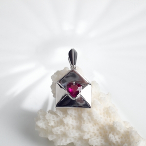 18K玫红碧玺心形吊坠