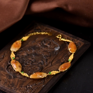 18K籽料和田玉黄沁年年有余手链