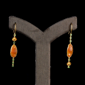 18K籽料和田玉黄沁年年有余耳坠