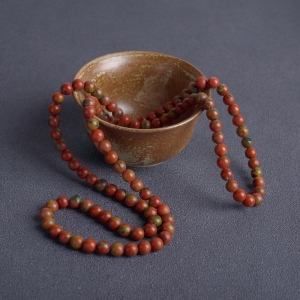 8mm铁皮包浆料南红多圈手串