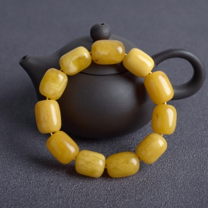 鸡油黄蜜蜡桶珠单圈手串