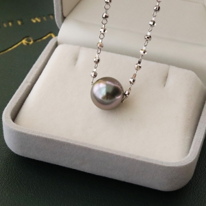 18k海水孔雀绿珍珠项链