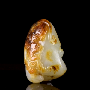 籽料和田白玉猛虎下山吊坠