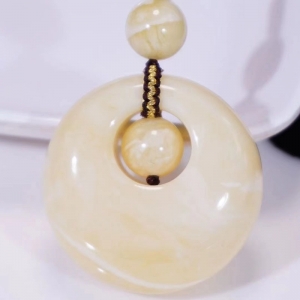 白蜜蜜蜡公主扣吊坠