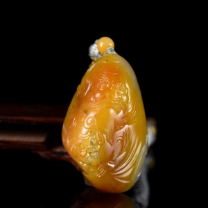 籽料和田白玉钟馗吊坠