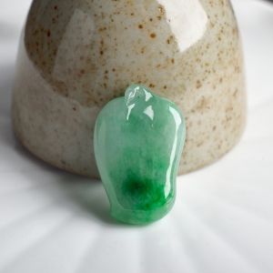 糯种飘翠翡翠福瓜吊坠